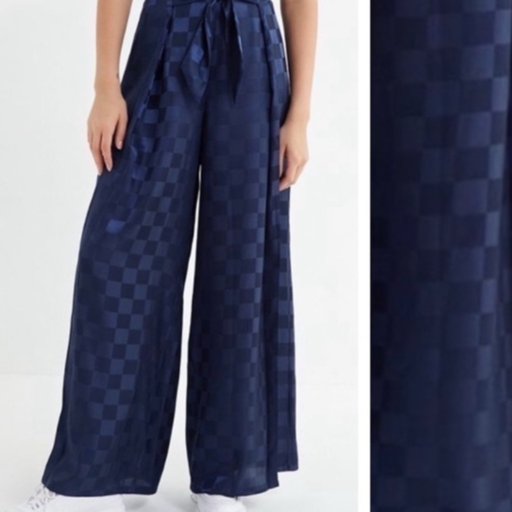 Urban Outfitters high waist checkered Navy Wide Leg Pants 6